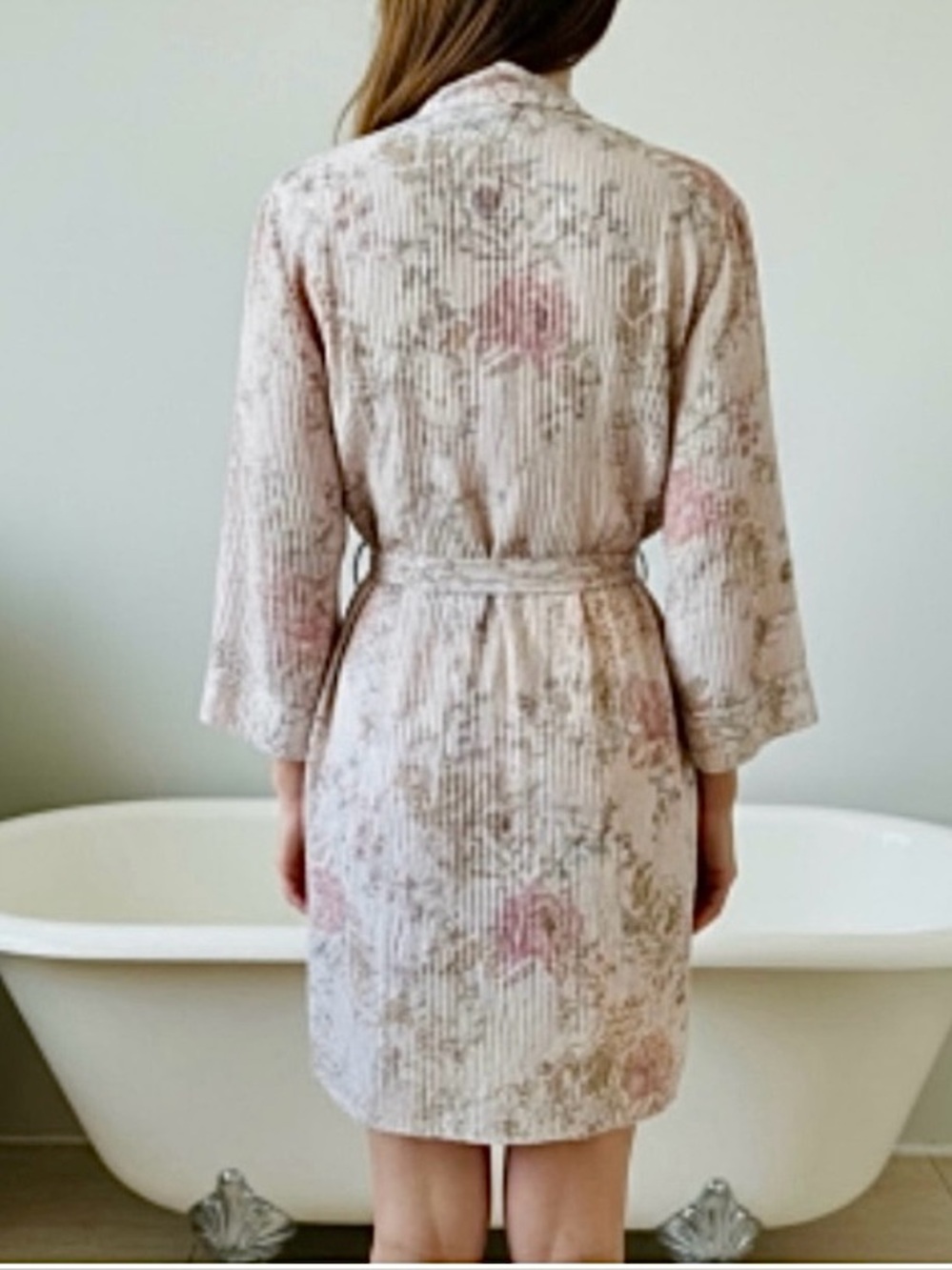 Tahari Sleepwear Cream Floral Robe Size Small - Picture 2 of 9
